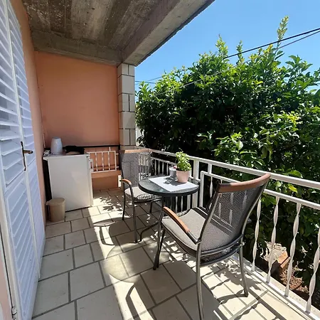 Korcula Guest House ゲストハウス 3*