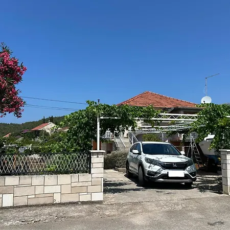 Korcula Guest House 3*