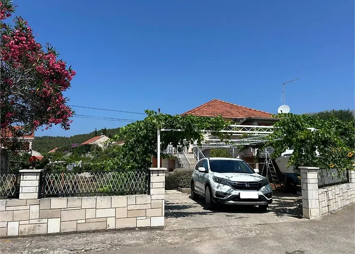 Korcula Guest House 3*